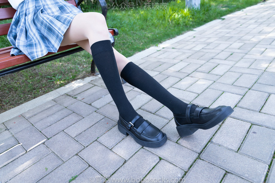 BoBoSocks袜啵啵 No.007 稚予-JK制服、皮鞋、黑色中筒棉袜、肉丝 [143P1V-3.48GB]